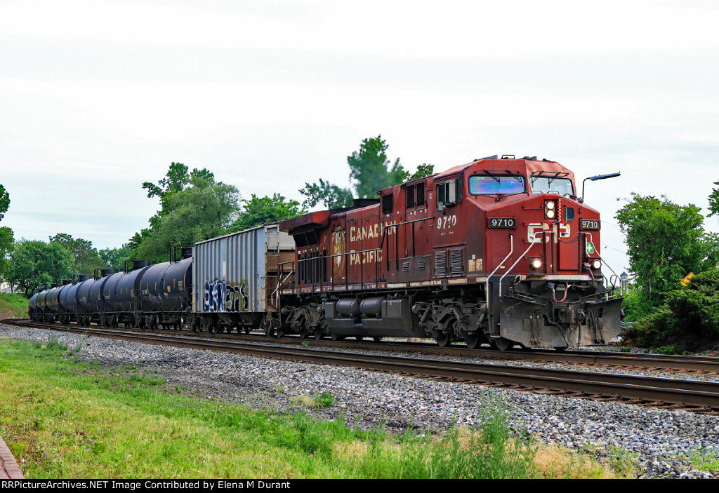 CP 9710 on B-728